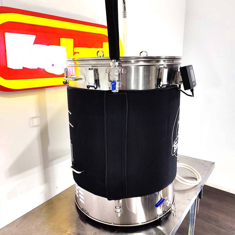 Neoprenhülle 100L BrewZilla Gen 4 mit Rezirkulationsarmabdeckung