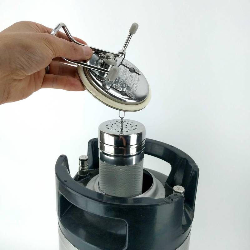 Tynnyri 9,5L Ball Lock kumipohja ja kahva