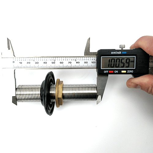 Genomföringsrör 100mm gängad 5/8" med mutter och tätningskrage rostfritt stål