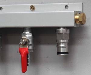 Gas manifold 5-way 1/4" with 6mm barbs