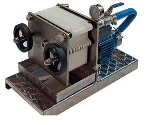 Filtreerija Virgilio Mini 10 plaati pumbaga õlile/veinile 130-280L/h