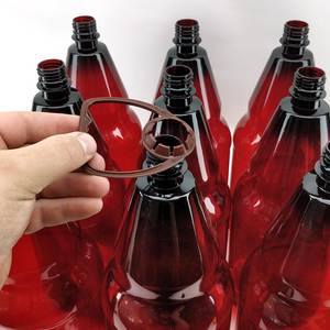 Pudel 2500ml PET pruun keeratavate korkide ja sangadega (9tk)
