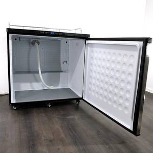 Kegeratorius Series X Plus EU su ratukais 2x lašų padėklais CO2 baliono laikikliu