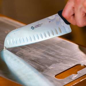 Santoku-veitsi 18cm – ruostumaton teräs
