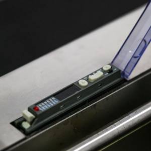 Etiketteringsmaskin för burkar upp till Ø160mm halvautomatisk