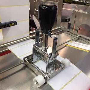 Stamper batch for labeling machine