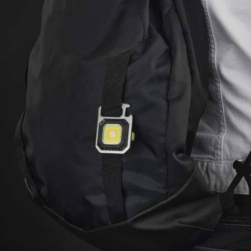 Laetav mini-LED-taskulamp / võtmehoidja, 750 lm