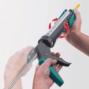 MG 200 Caulking Gun