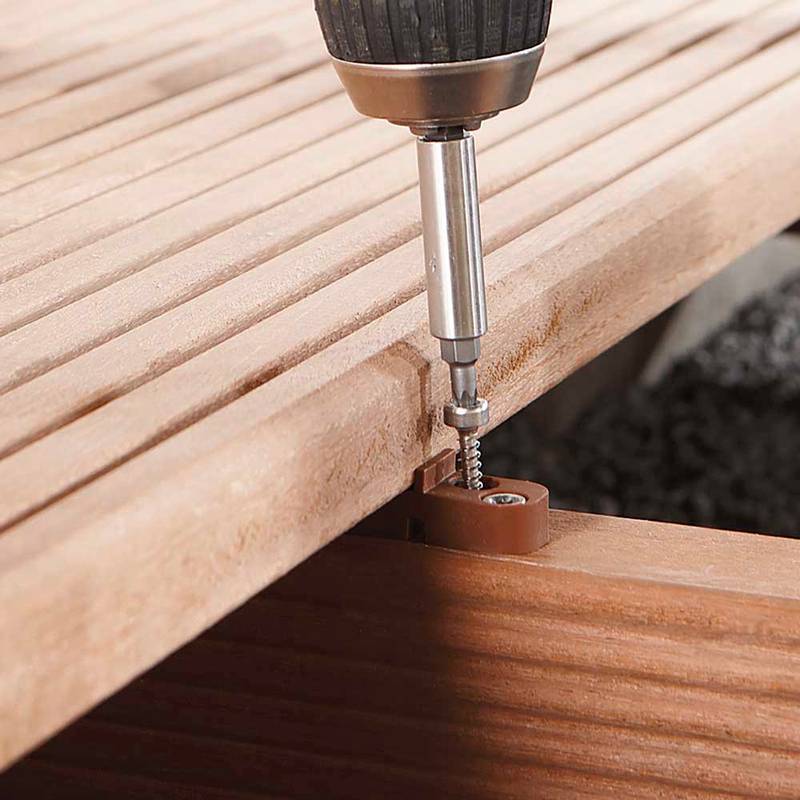 Terrassilaudade peitkinnituse klambrite komplekt 140 osa