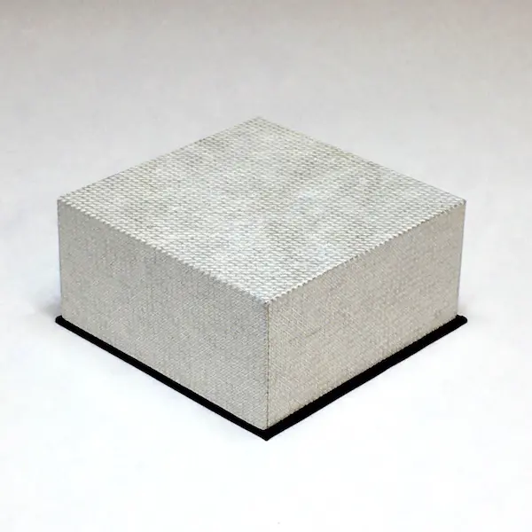 Karp DP alusega 8 x 8 x 4 cm - Hõbedased ruudud