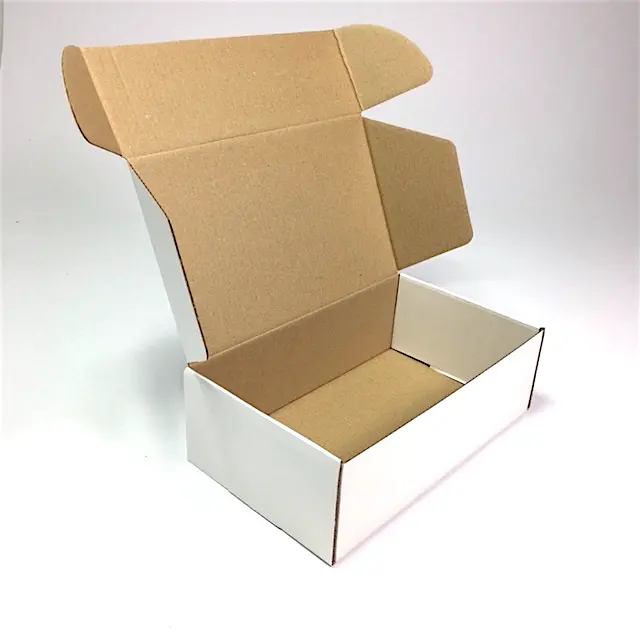 Box from corrugated cardboard  13 x 23 x 7 cm - Brown/white