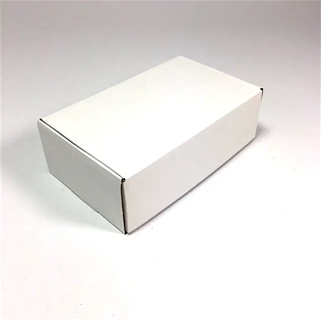 Box from corrugated cardboard  13 x 23 x 7 cm - Brown/white