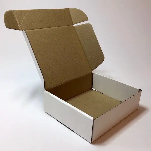 Box from corrugated cardboard 1,5 mm 14 x 16 x 5 cm - Brown/white