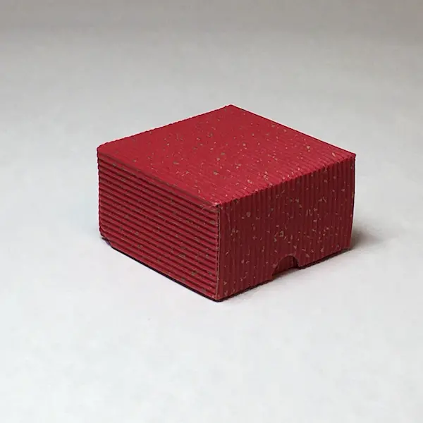 Kinkekarp 7 x 7 x 4 cm - Punane säbruline DLP