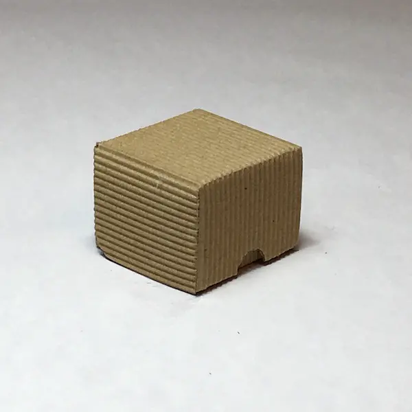 Kinkekarp 5 x 5 x 4 cm - Looduspruun DLP